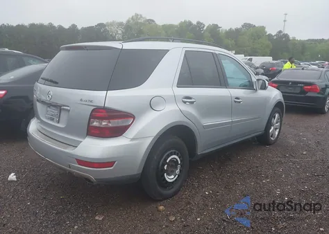 2009 Mercedes-Benz Ml 350 4Matic z USA, uszkodzony, nr VIN 4JGBB86EX9A499123